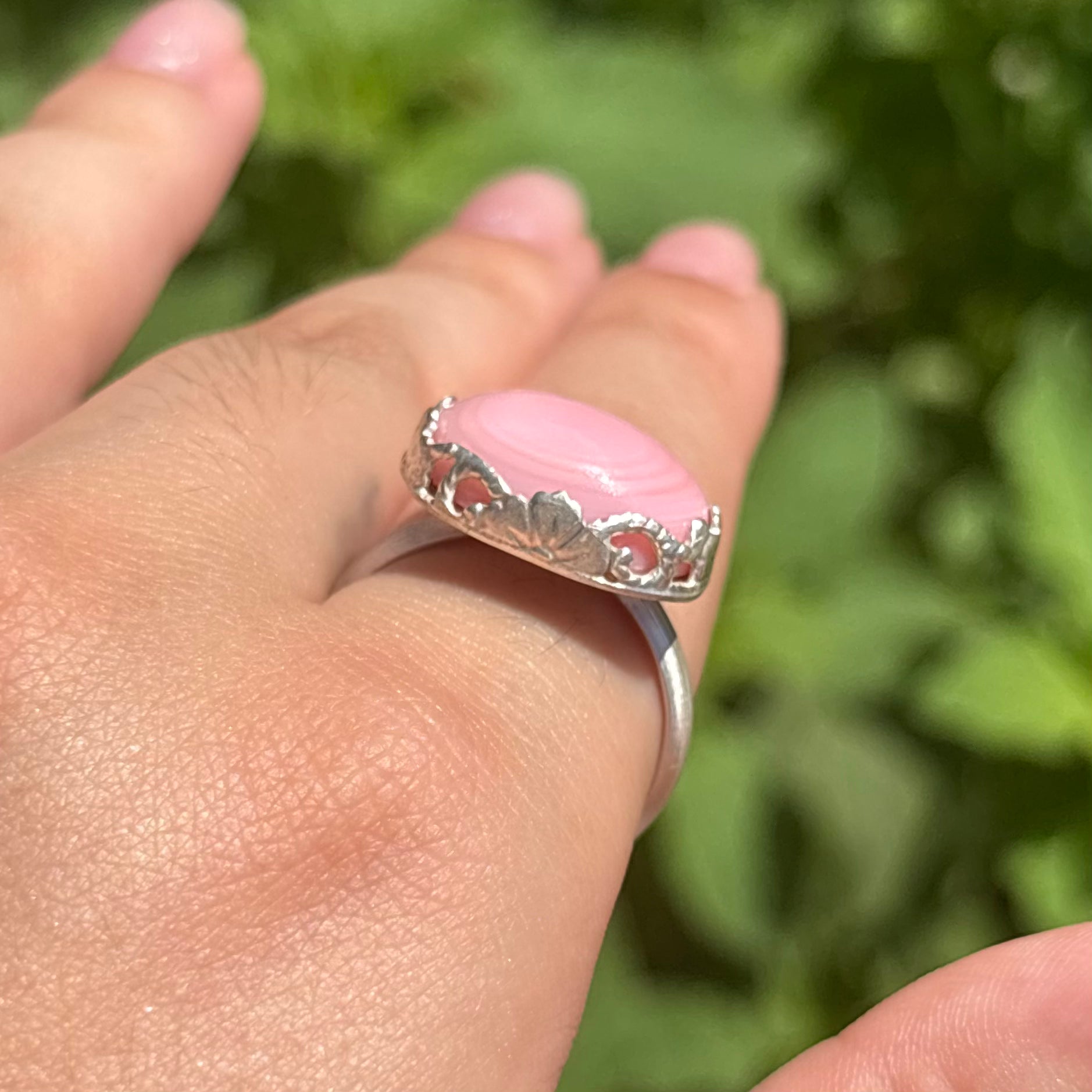 Pink Conch Hidden Flower Ring (Horizontal Oval)
