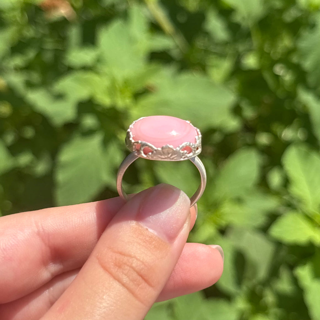 Pink Conch Hidden Flower Ring (Horizontal Oval)