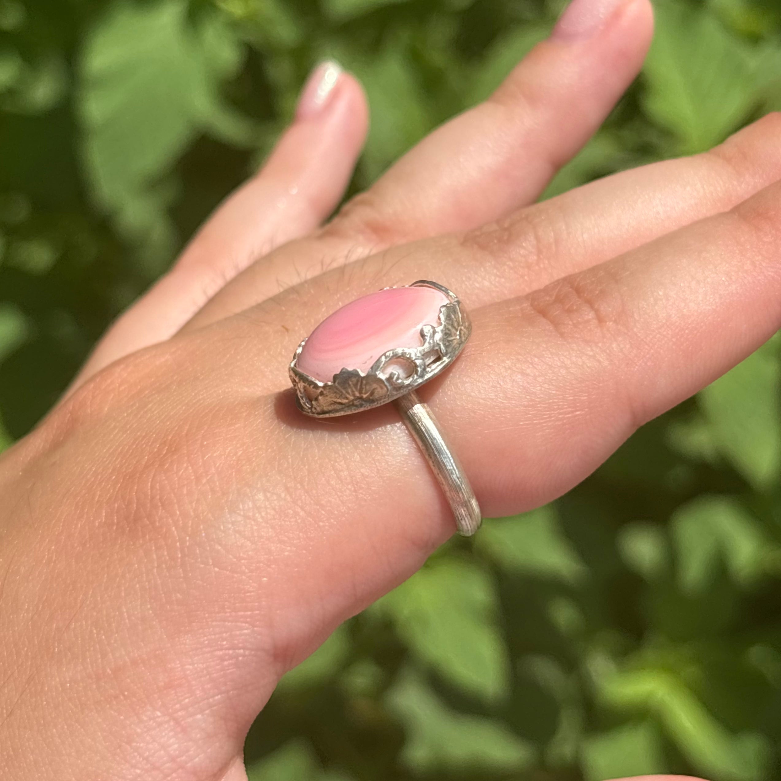 Pink Conch Hidden Flower Ring (Vertical Oval)