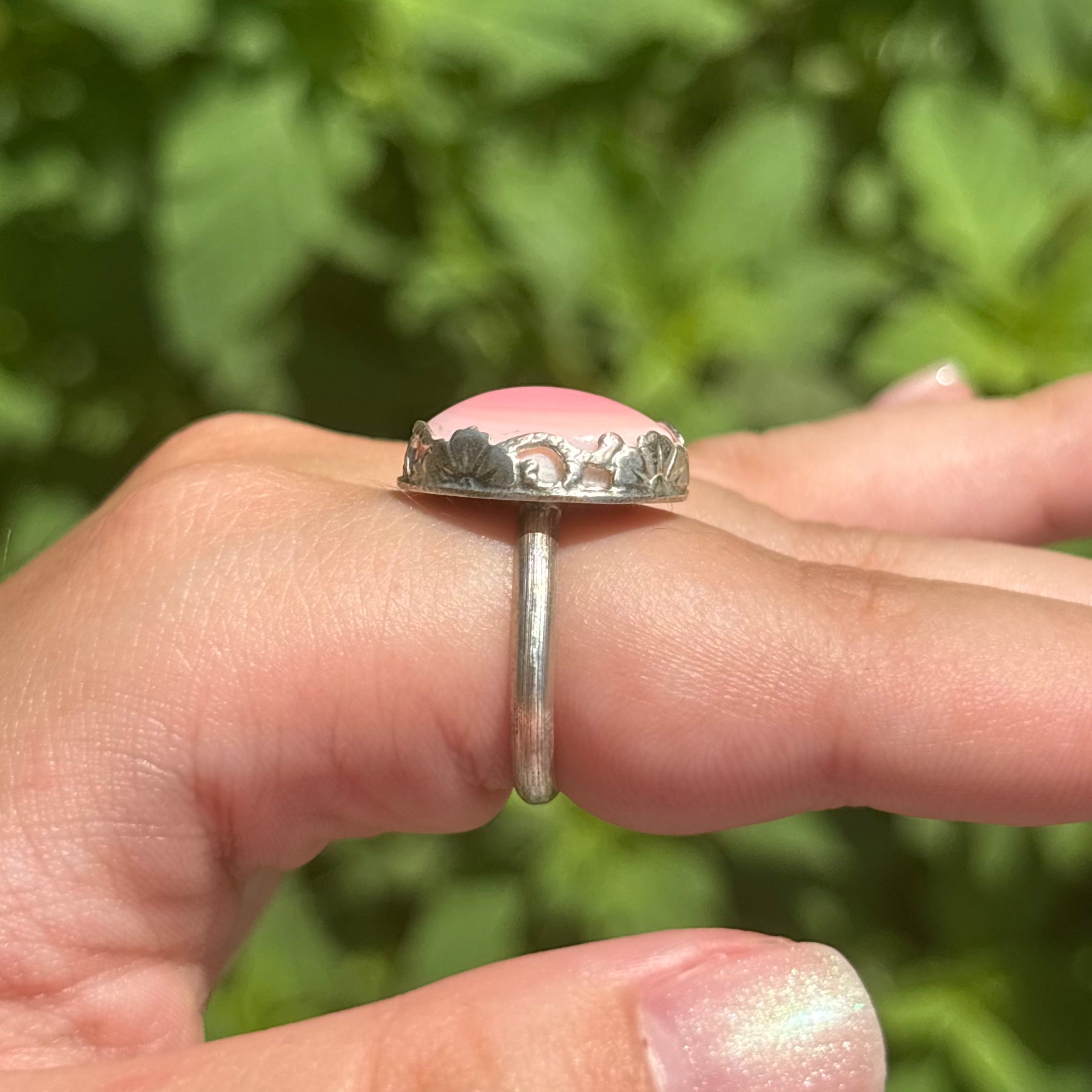 Pink Conch Hidden Flower Ring (Vertical Oval)