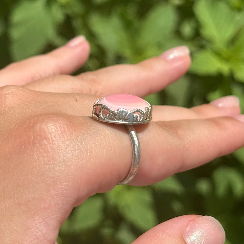 Pink Conch Hidden Flower Ring (Vertical Oval)