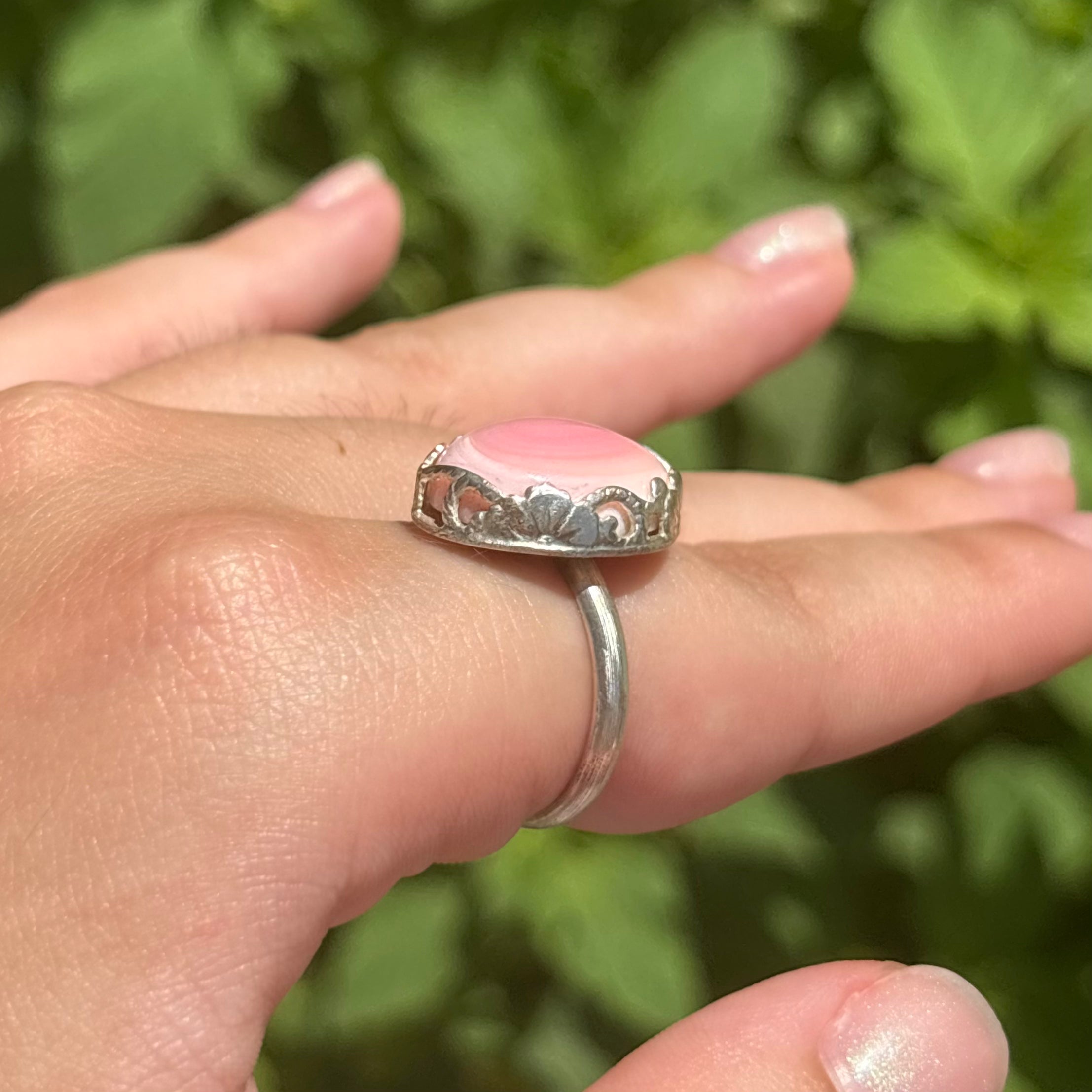 Pink Conch Hidden Flower Ring (Vertical Oval)