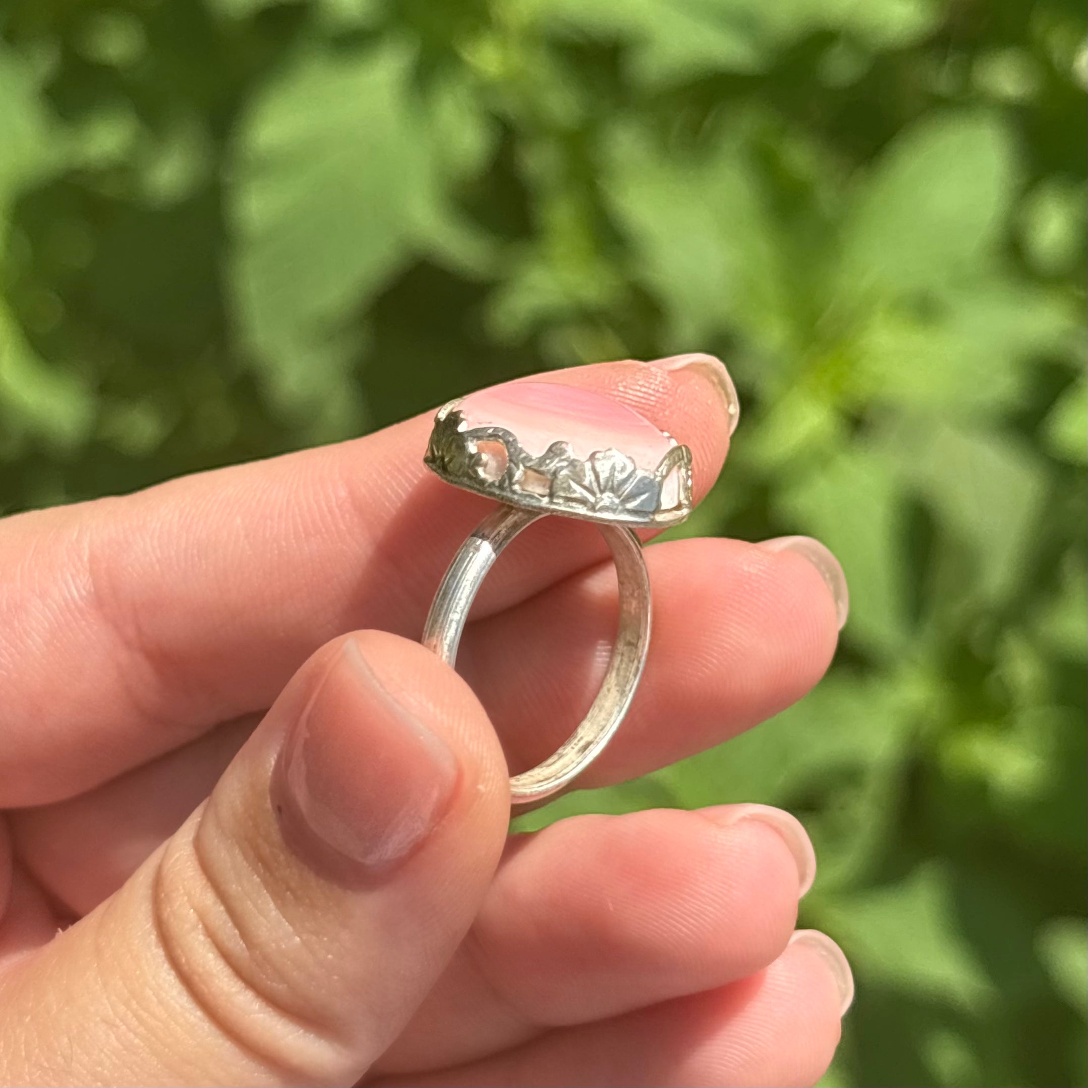 Pink Conch Hidden Flower Ring (Vertical Oval)