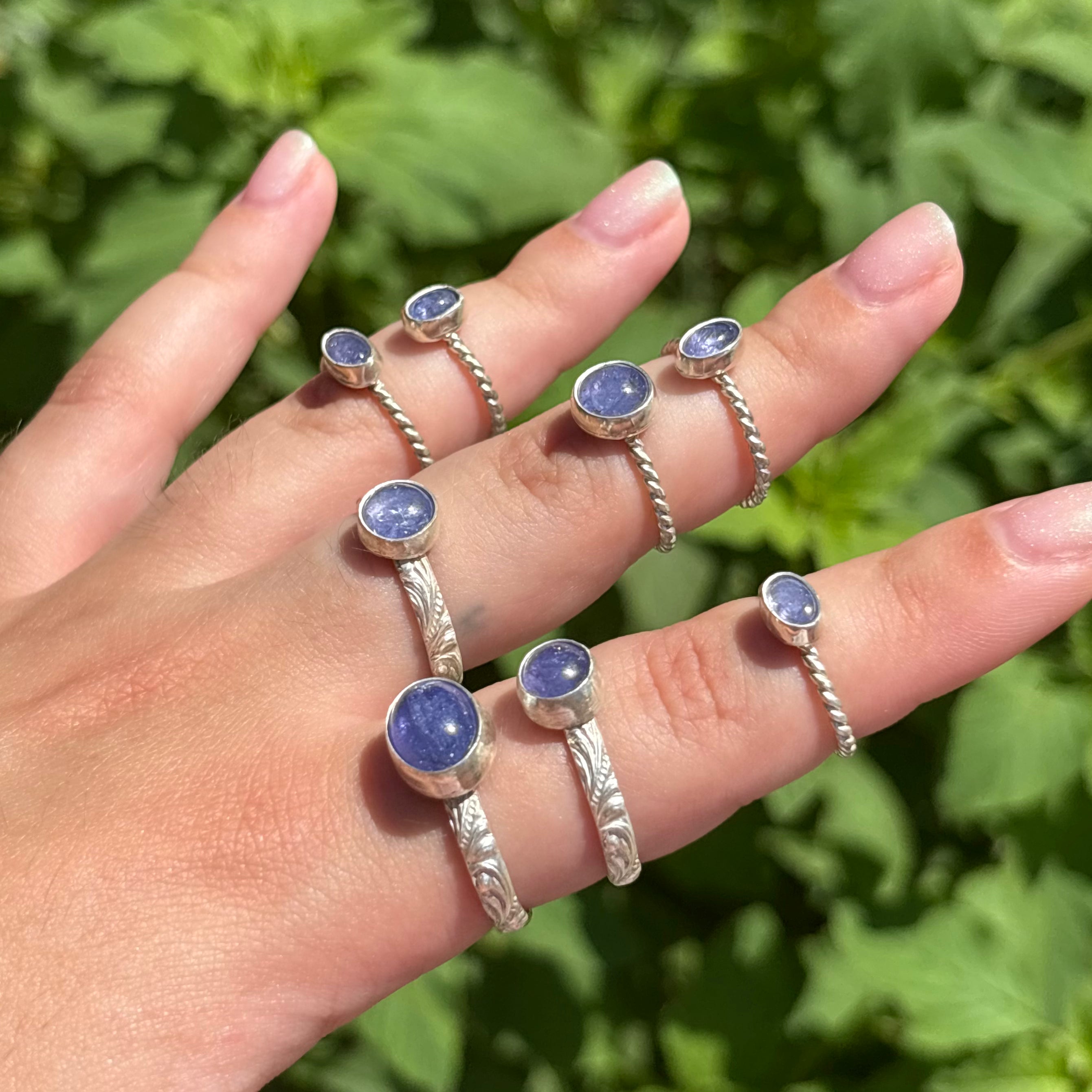 Tanzanite Twisted Rope Ring (Vertical Oval)