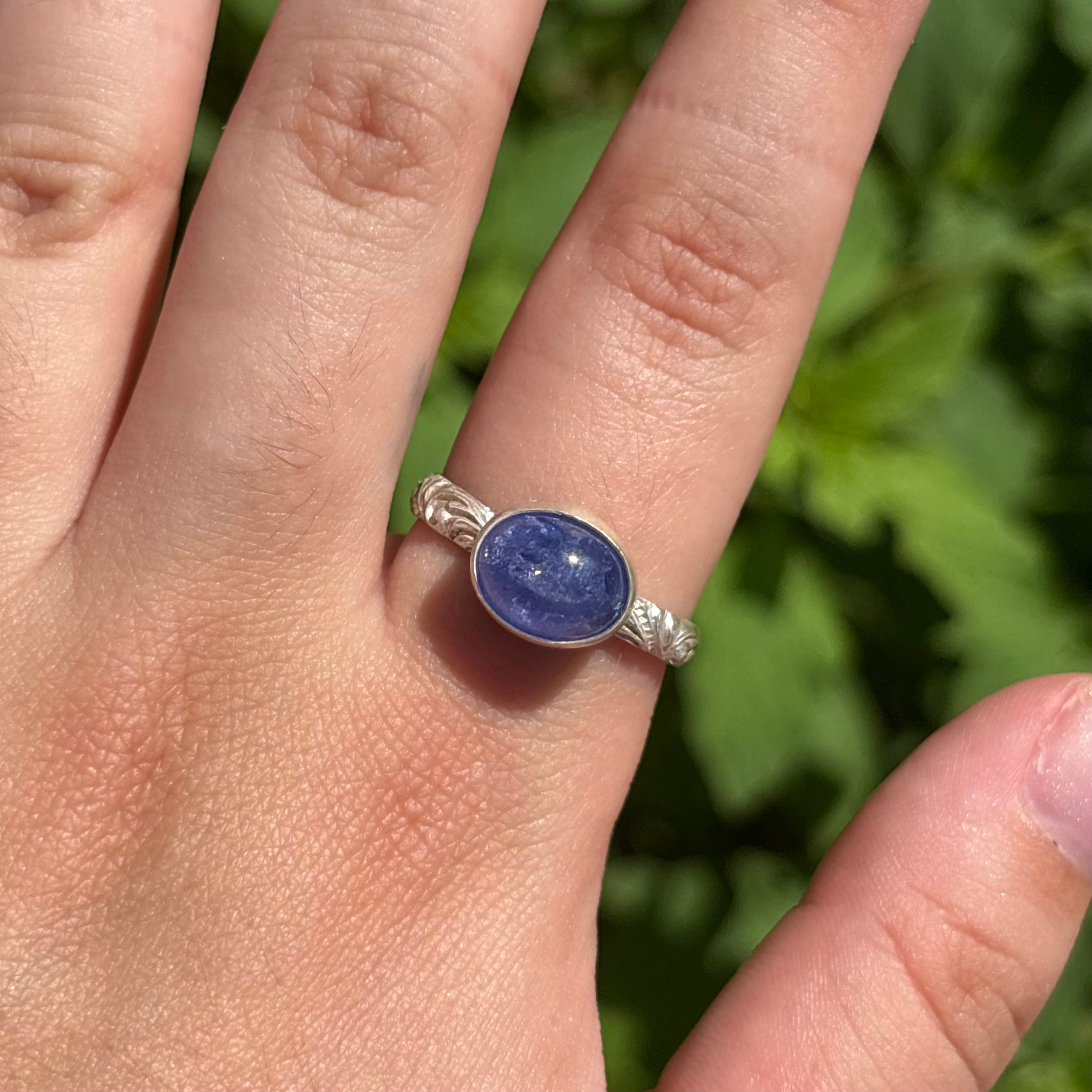Tanzanite Wave Ring (Oval)