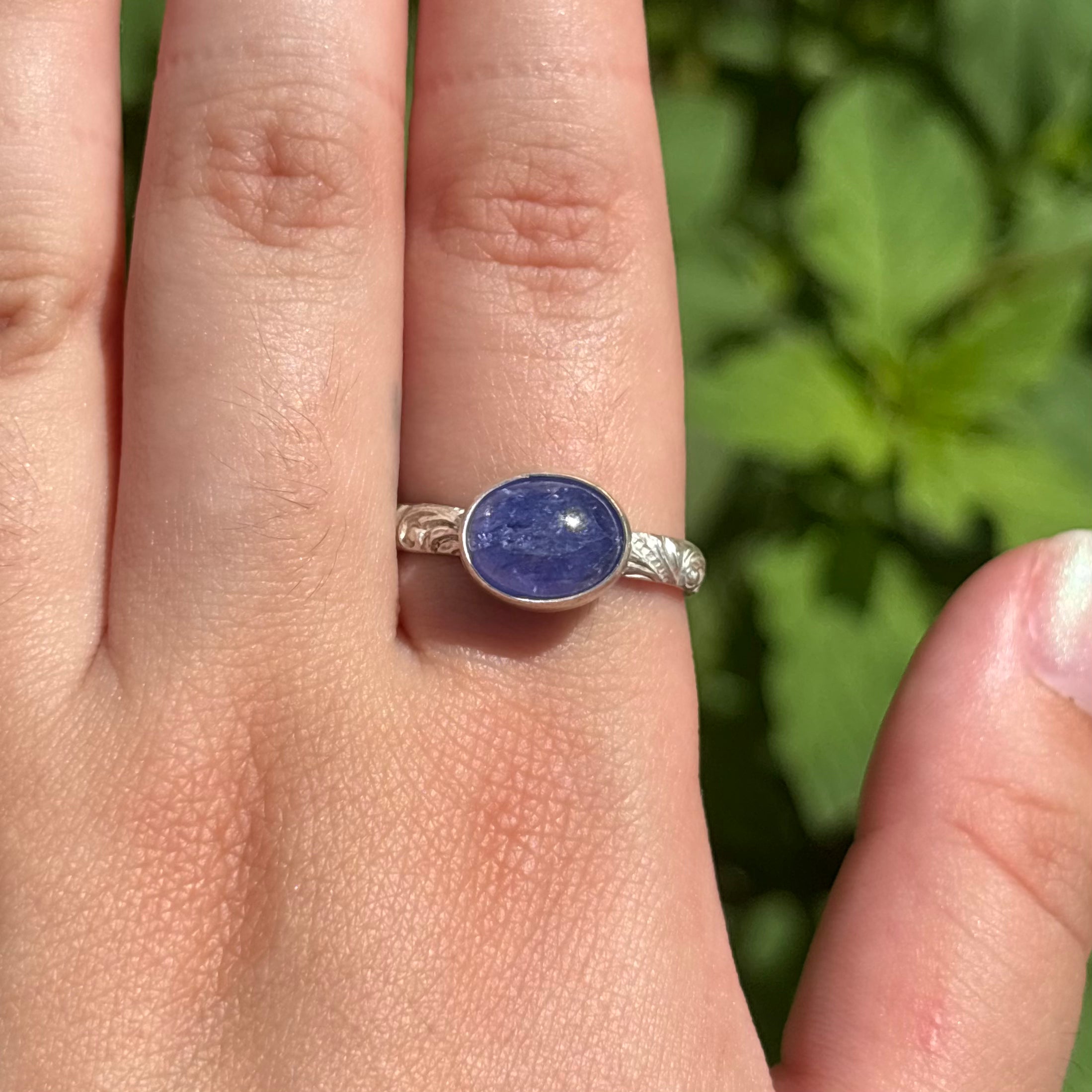 Tanzanite Wave Ring (Oval)