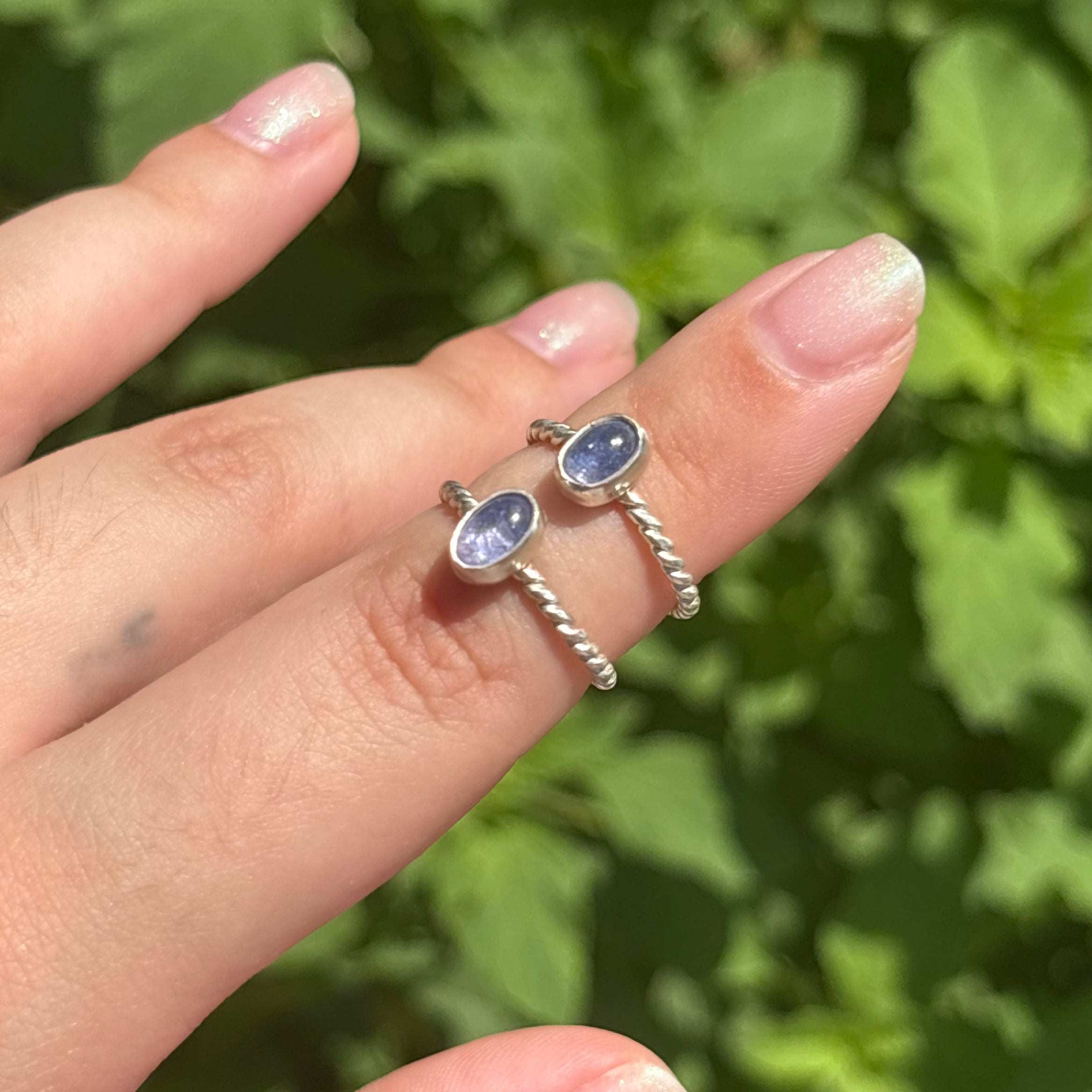 Tanzanite Twisted Rope Ring (Vertical Oval)