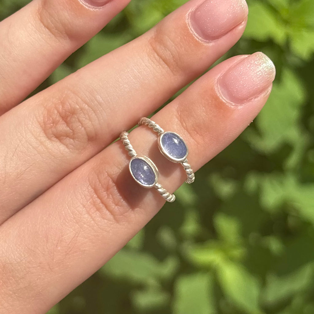 Tanzanite Twisted Rope Ring (Horizontal Oval)
