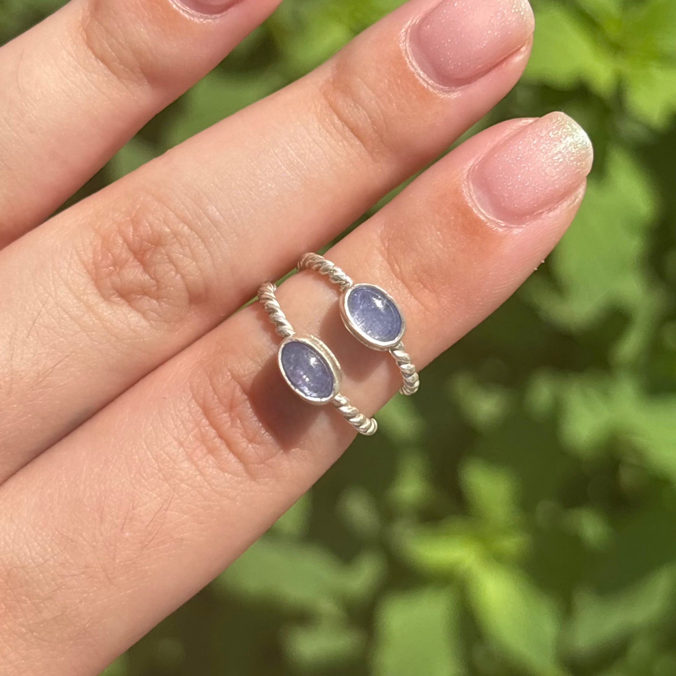 Tanzanite Twisted Rope Ring (Horizontal Oval)