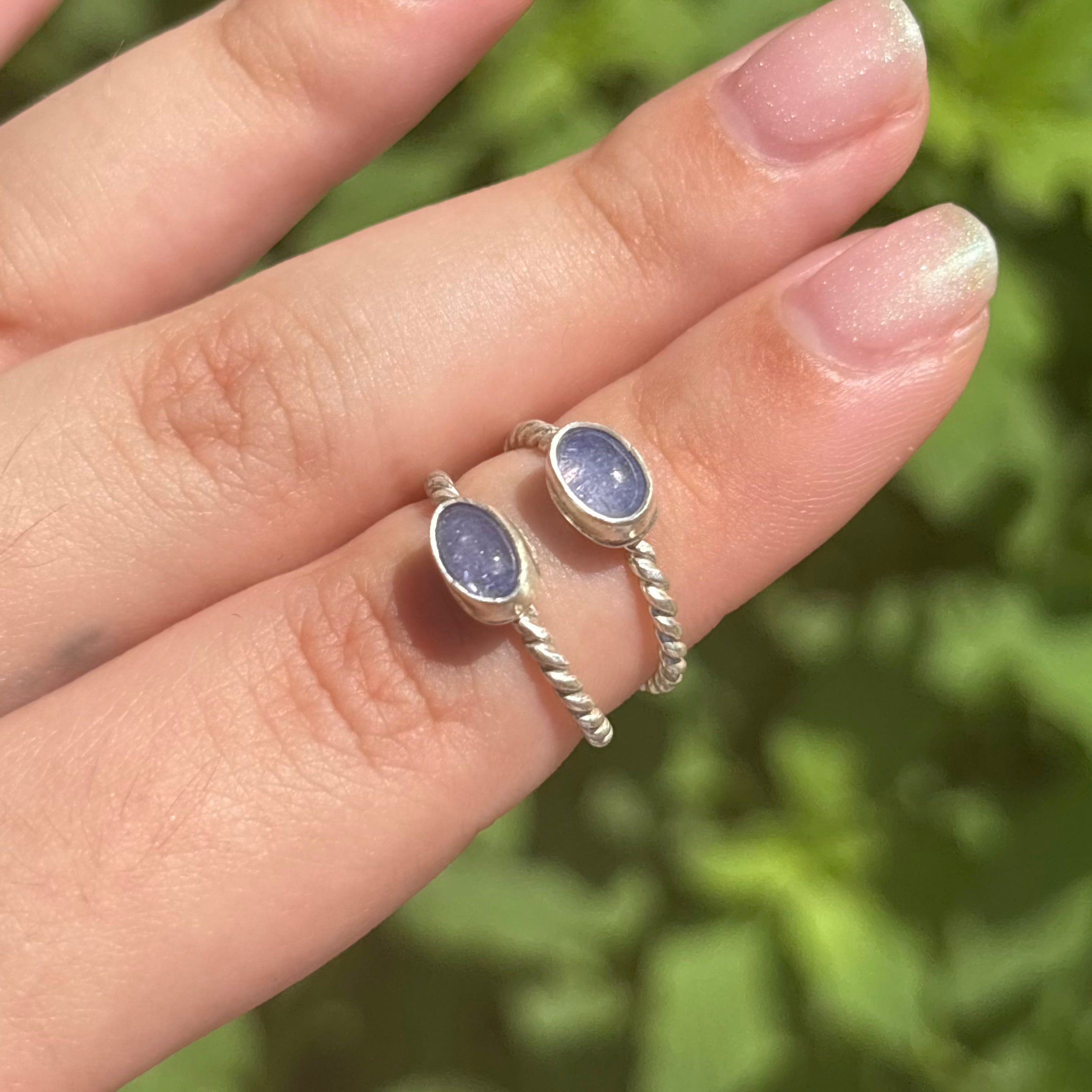 Tanzanite Twisted Rope Ring (Horizontal Oval)