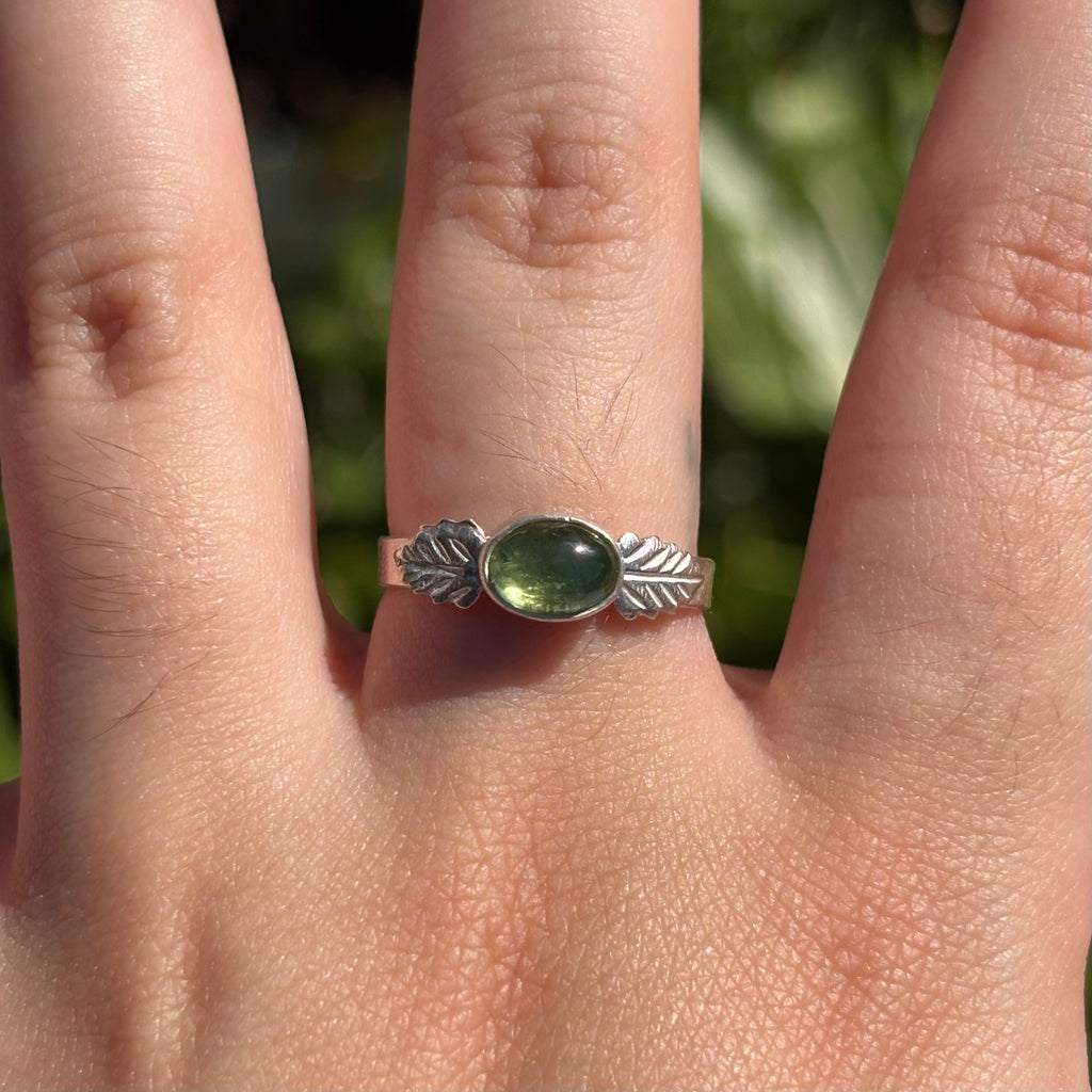 Peridot Leaf Ring (Oval)