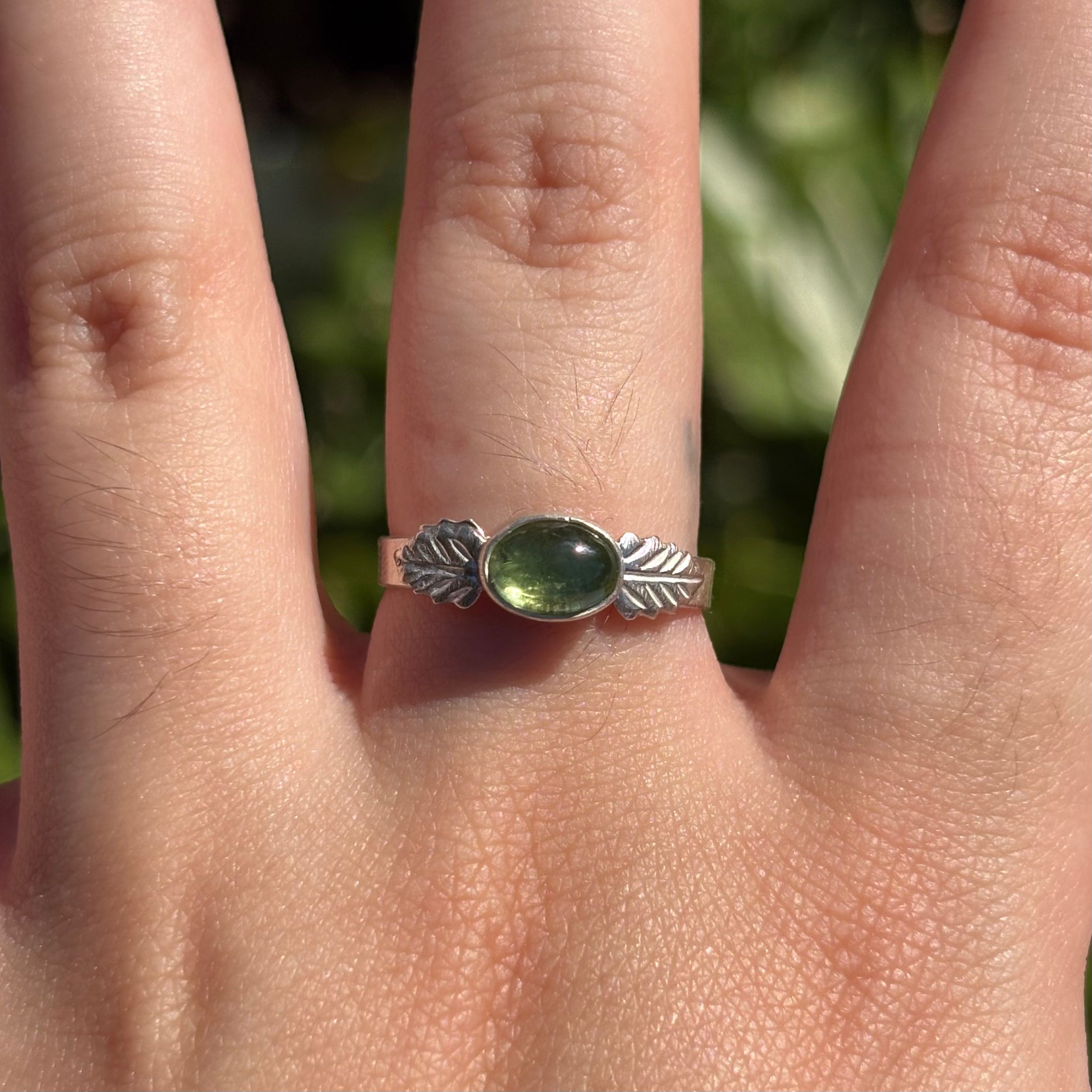 Peridot Leaf Ring (Oval)