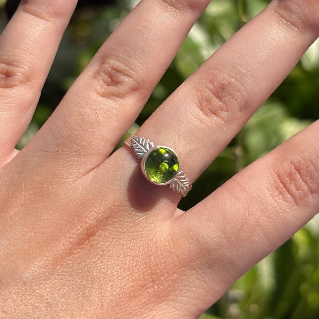 Peridot Leaf Ring (Large Circle)