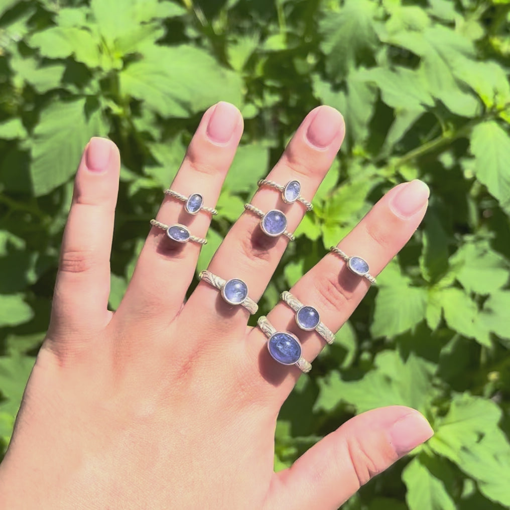 Tanzanite Wave Ring (Oval)